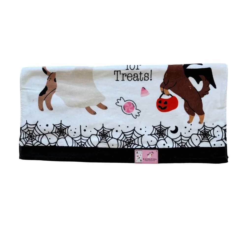 4pc Kassafina Halloween Dogs in Costumes Towel Set -2 Hand 2 Bath 100% Cotton